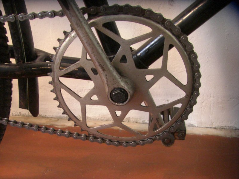 Herrenrad 1936 - Ein paar Kettenblätter zur Ansicht mit Jahreszahl und Fahrradmodell