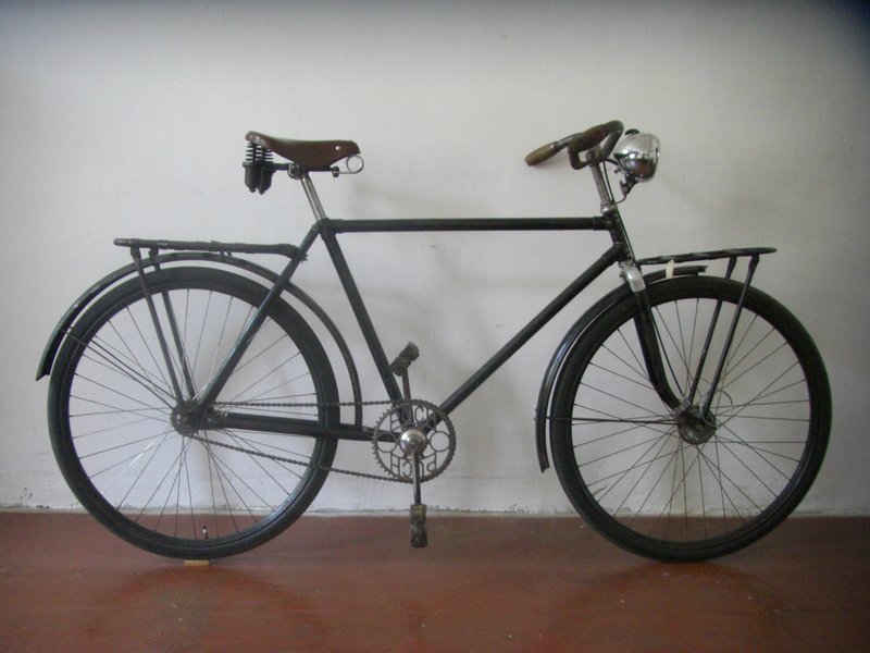 Puch Waffenrad 1939 von rechts - Puch Herrenrad, 1939